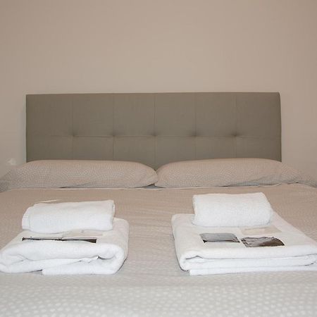 Apartamento De Dos Dormitorios En Triana Sevilla Eksteriør bilde