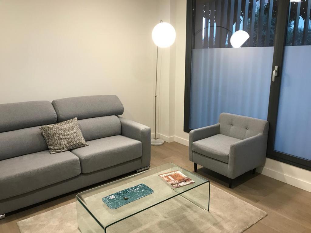 Apartamento De Dos Dormitorios En Triana Sevilla Eksteriør bilde