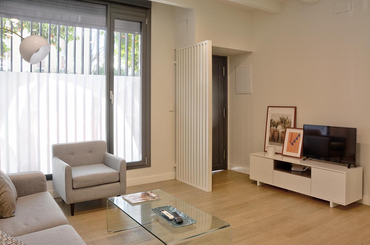 Apartamento De Dos Dormitorios En Triana Sevilla Eksteriør bilde