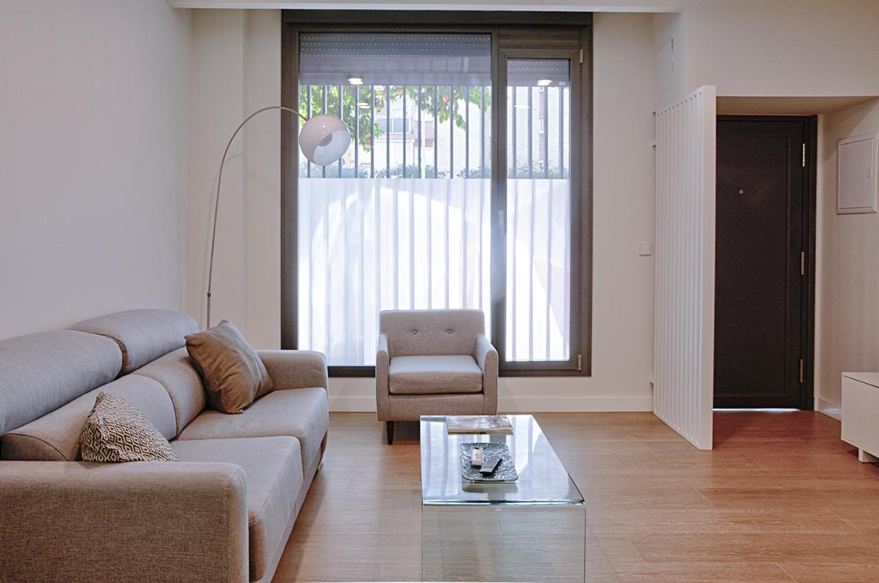 Apartamento De Dos Dormitorios En Triana Sevilla Eksteriør bilde