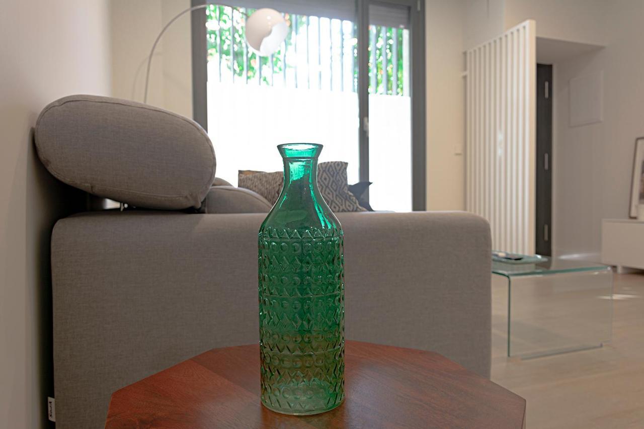 Apartamento De Dos Dormitorios En Triana Sevilla Eksteriør bilde